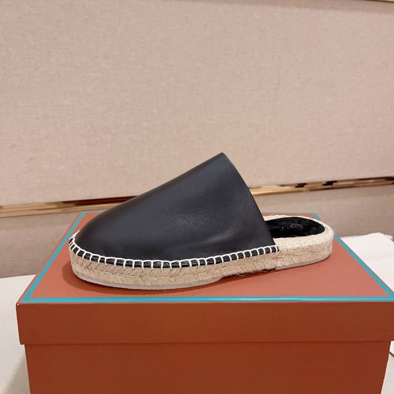 H**mes slippers